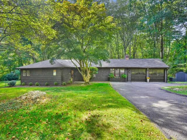 $839,900 | 11 Eastwood Road, Norwalk, CT 06851