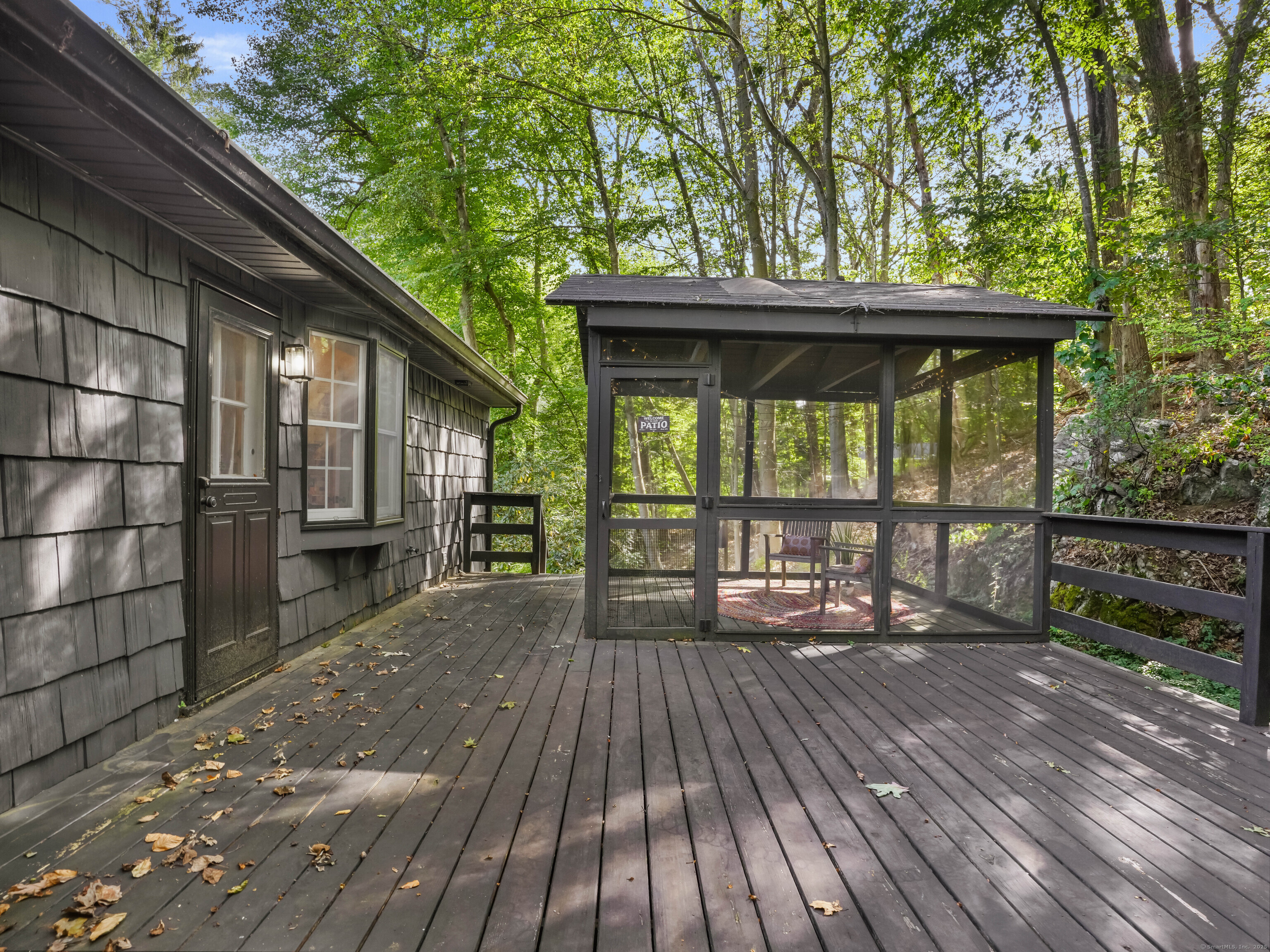 11 Eastwood Road Norwalk, CT 06851 - Photo 21 of 31