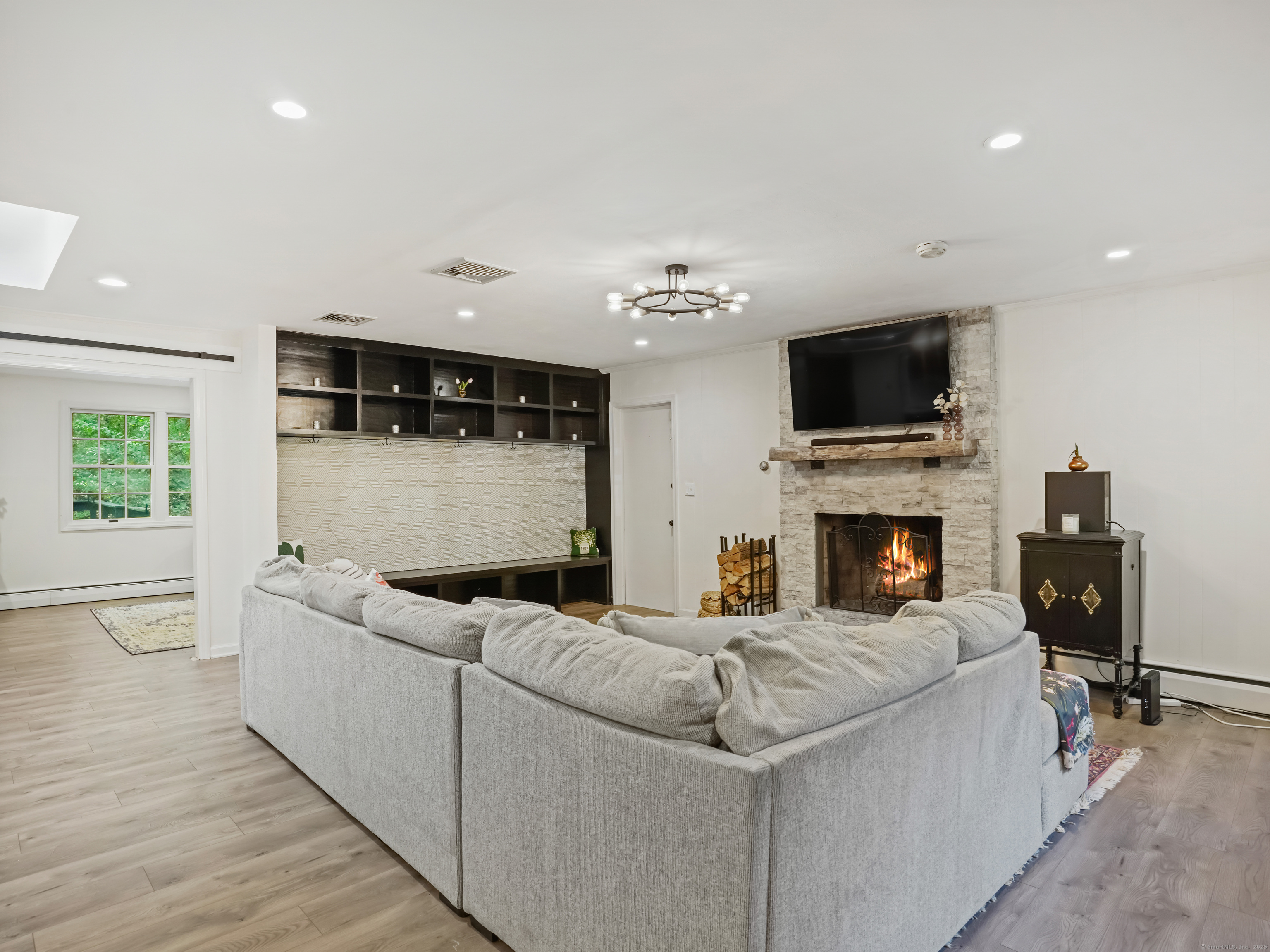 11 Eastwood Road Norwalk, CT 06851 - Photo 5 of 31