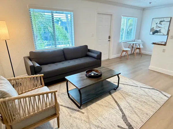 $2,200 | 1460 Northeast 18th Street, Unit 211, Fort Lauderdale, FL 33305