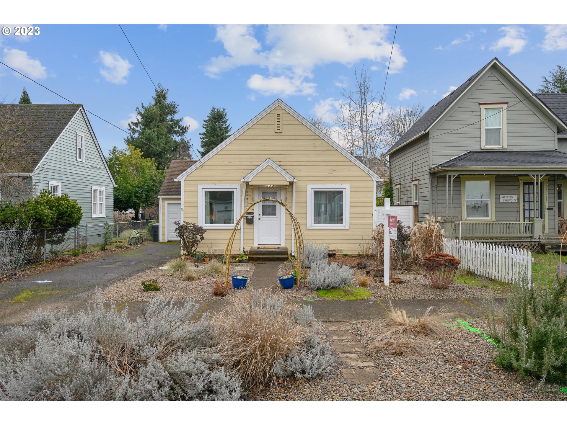 553 Southwest Clay Street Dallas, OR 97338 - Photo 4 of 33 a view of a house with backyard