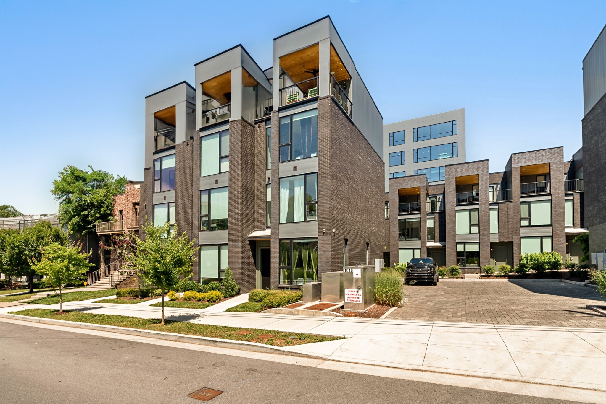 1012 A 18th Ave S, Nashville, TN 37212 Compass