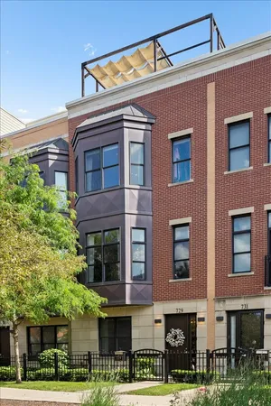 $949,500 | 729 West 15th Street, Chicago, IL 60607