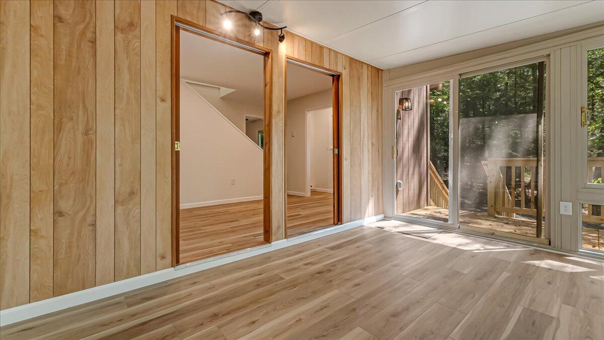 169 Sportsmen Drive Cresco, PA 18326 - Photo 31 of 61 a view of a bathroom with a shower and a tub