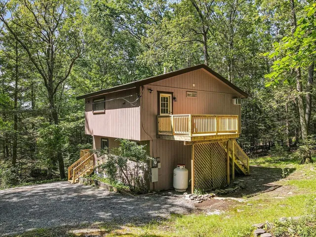 $337,000 | 169 Sportsmen Drive, Cresco, PA 18326