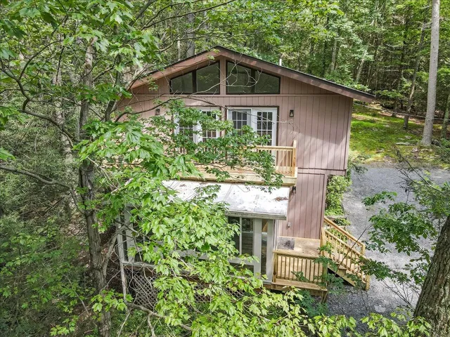 $337,000 | 169 Sportsmen Drive, Cresco, PA 18326