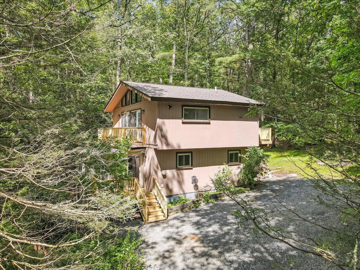 169 Sportsmen Drive Cresco, PA 18326 - Photo 48 of 61 a aerial view of a house with a yard