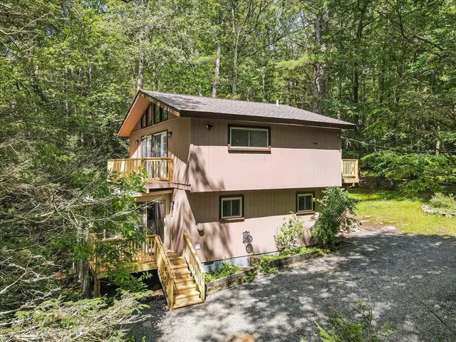 $337,000 | 169 Sportsmen Drive, Cresco, PA 18326