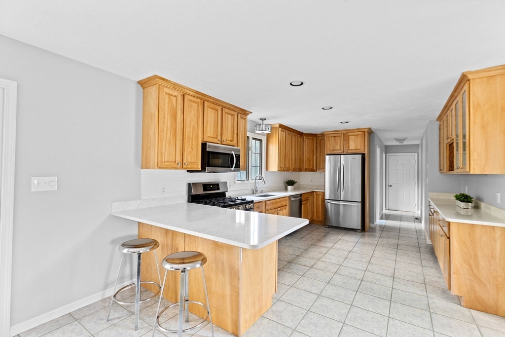 3 Langlee Road Hingham, MA 02043 - Photo 5 of 30 Gallery Image 5
