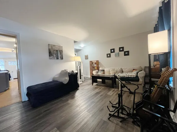 $2,450 | 2950 Des Plaines Avenue, Unit 2950, North Riverside, IL 60546