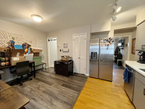 $2,450 | 2950 Des Plaines Avenue, Unit 2950, North Riverside, IL 60546