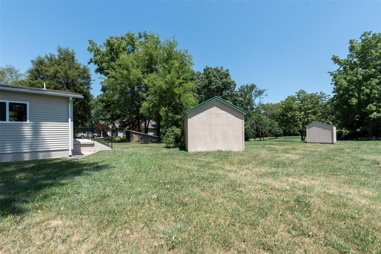 1059 Teson Road Hazelwood, MO 63042 - Photo 18 of 19 Gallery Image 18