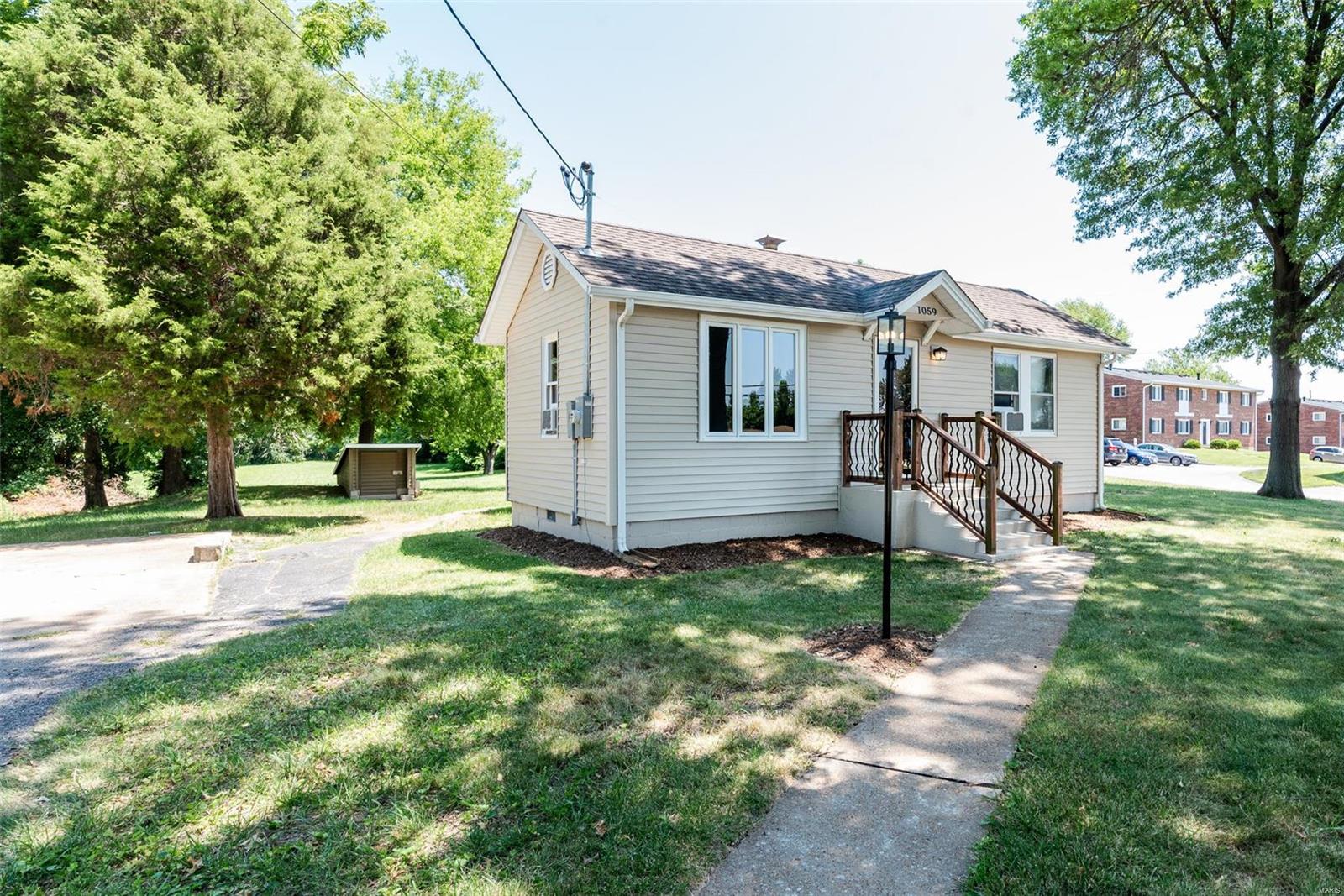 1059 Teson Road Hazelwood, MO 63042 - Photo 3 of 19 Gallery Image 3