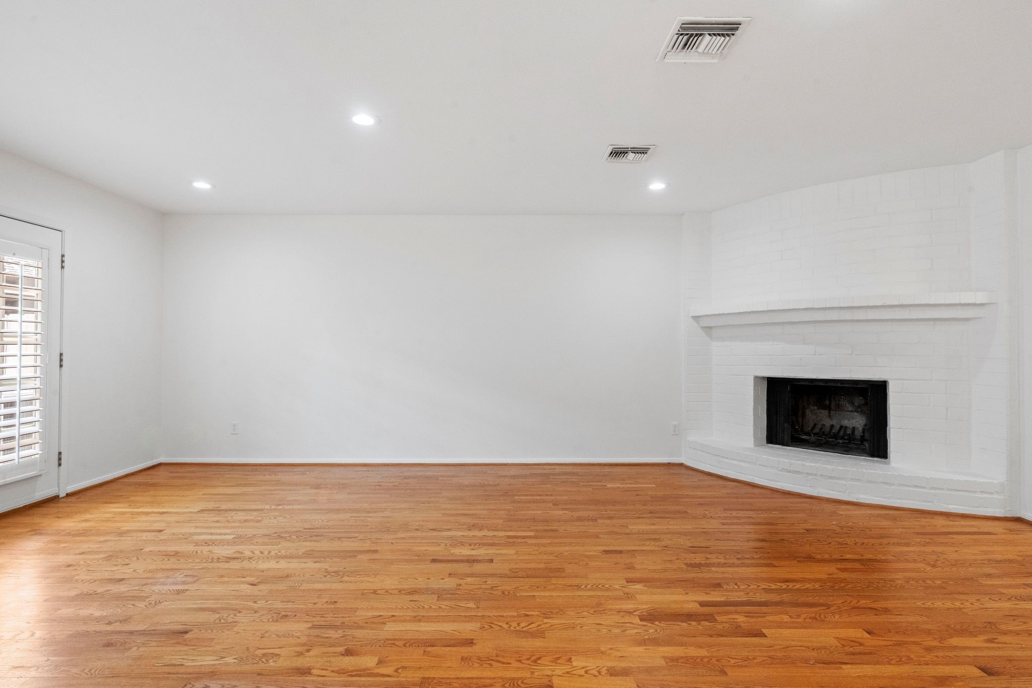727 Bunker Hill Road, Unit 15 Houston, TX 77024 - Photo 23 of 45 Dining area
