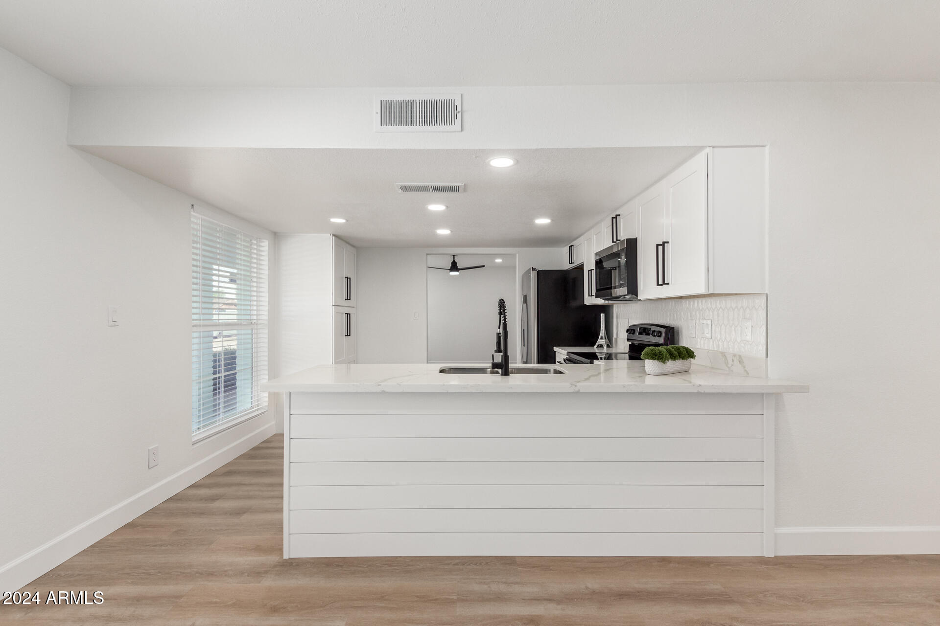 1529 West Utopia Road Phoenix, AZ 85027 - Photo 11 of 35 15 - Utopia