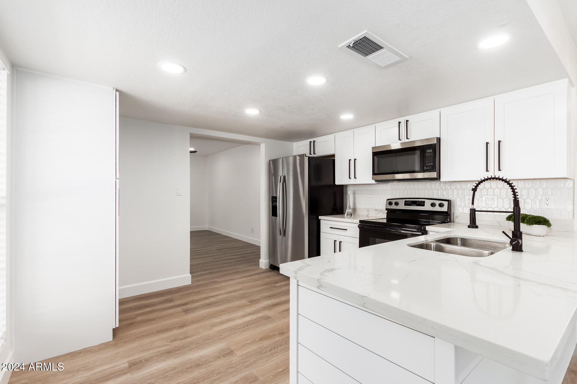 1529 West Utopia Road Phoenix, AZ 85027 - Photo 13 of 35 17 - Utopia