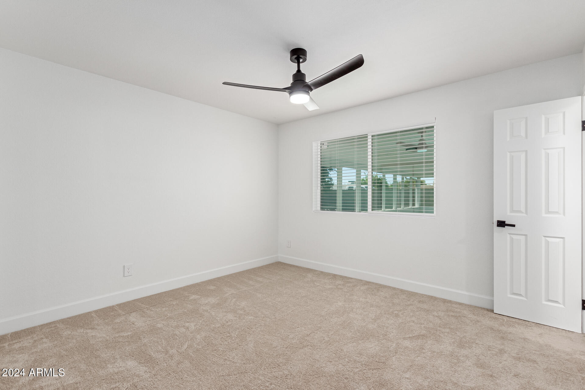 1529 West Utopia Road Phoenix, AZ 85027 - Photo 14 of 35 18 - Utopia