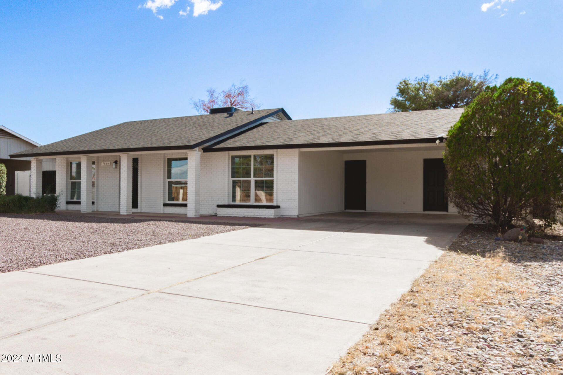 1529 West Utopia Road Phoenix, AZ 85027 - Photo 2 of 35 06 - Utopia