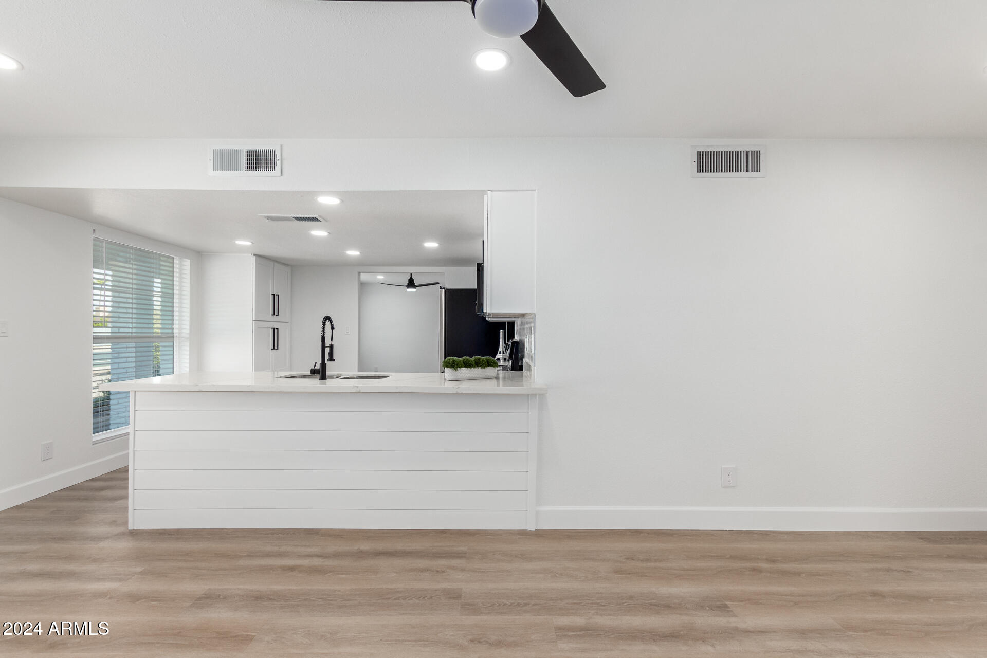 1529 West Utopia Road Phoenix, AZ 85027 - Photo 10 of 35 14 - Utopia