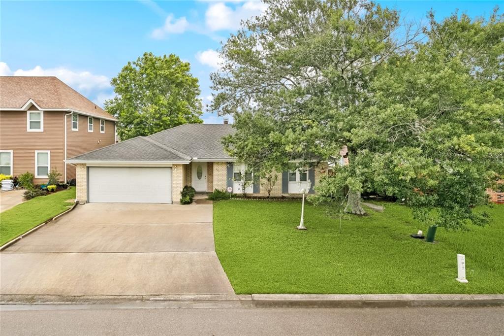 422 Eden Isles Boulevard Slidell, LA 70458 - Photo 2 of 21