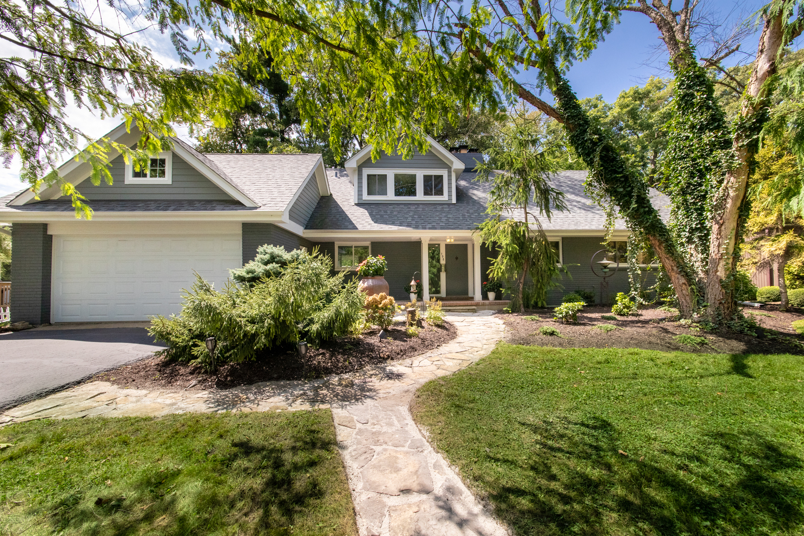 708 Wesley Drive Park Ridge, IL 60068 - Photo 1 of 29 Gallery Image 1