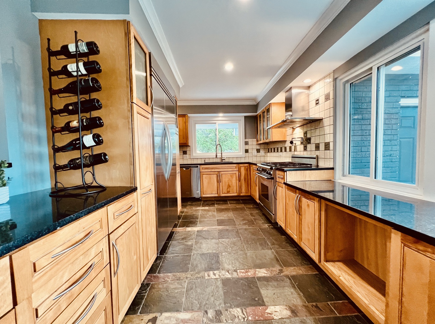 708 Wesley Drive Park Ridge, IL 60068 - Photo 8 of 29 Gallery Image 8