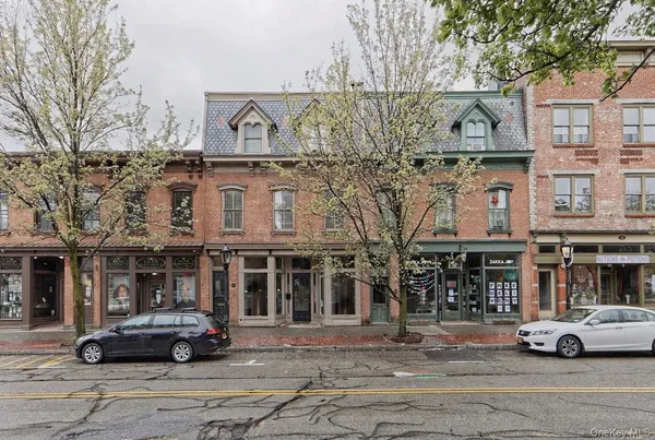 $3,200 | 179 Main Street, Beacon, NY 12508