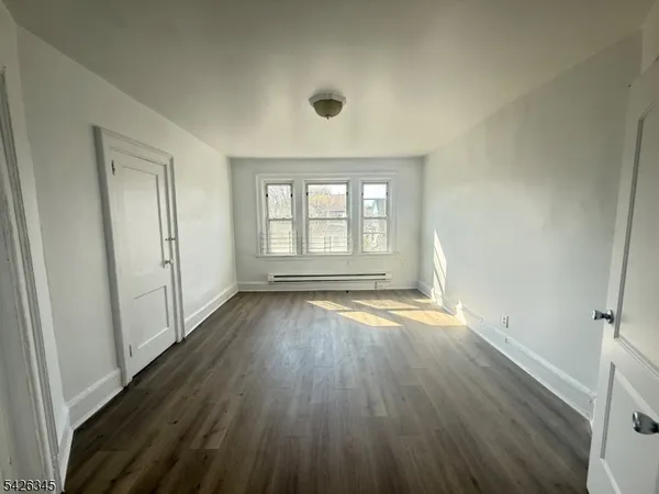$2,000 | 44 Treacy Avenue, Unit 3, Newark, NJ 07108