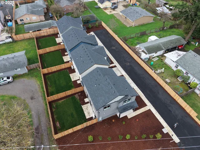 $409,900 | 14722 Southeast Powell Boulevard, Portland, OR 97236