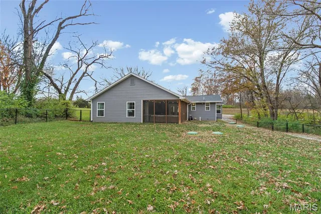 $390,000 | 2100 Highway 61, Festus, MO 63028