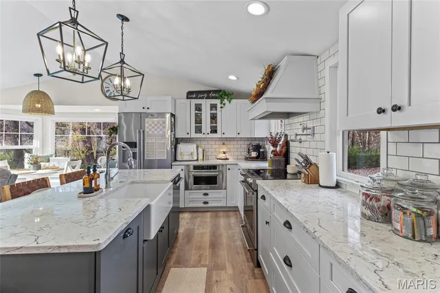 $390,000 | 2100 Highway 61, Festus, MO 63028