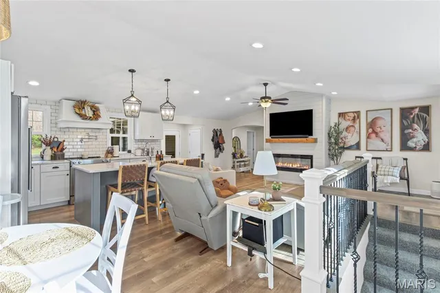 $390,000 | 2100 Highway 61, Festus, MO 63028