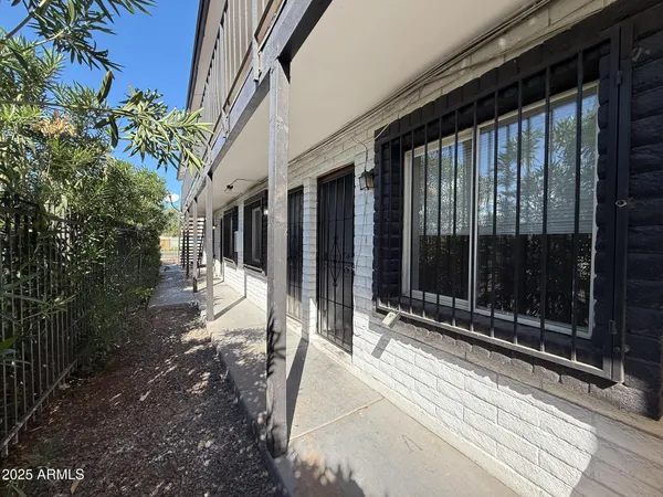 $695 | 1703 West Mountain View Road, Unit 11, Phoenix, AZ 85021