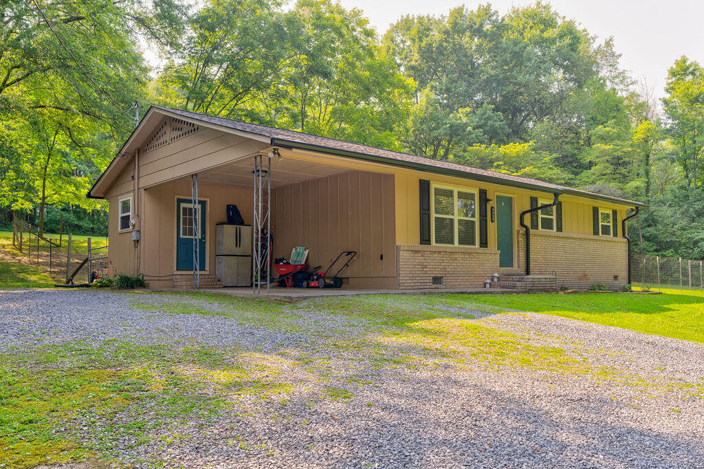2329 Cave Hollow Road Northeast Dalton, GA 30721 - Photo 4 of 44 2329NECoveHollowRoad-16