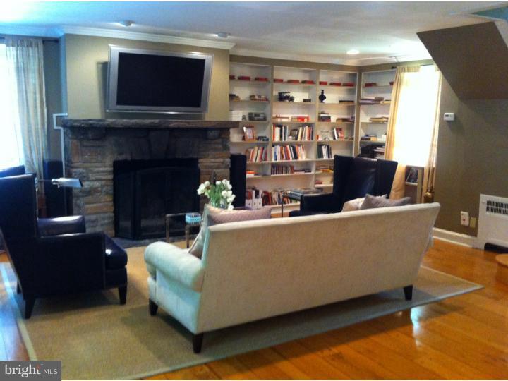 444 Upper Gulph Road Radnor, PA 19087 - Photo 4 of 21 Living Room