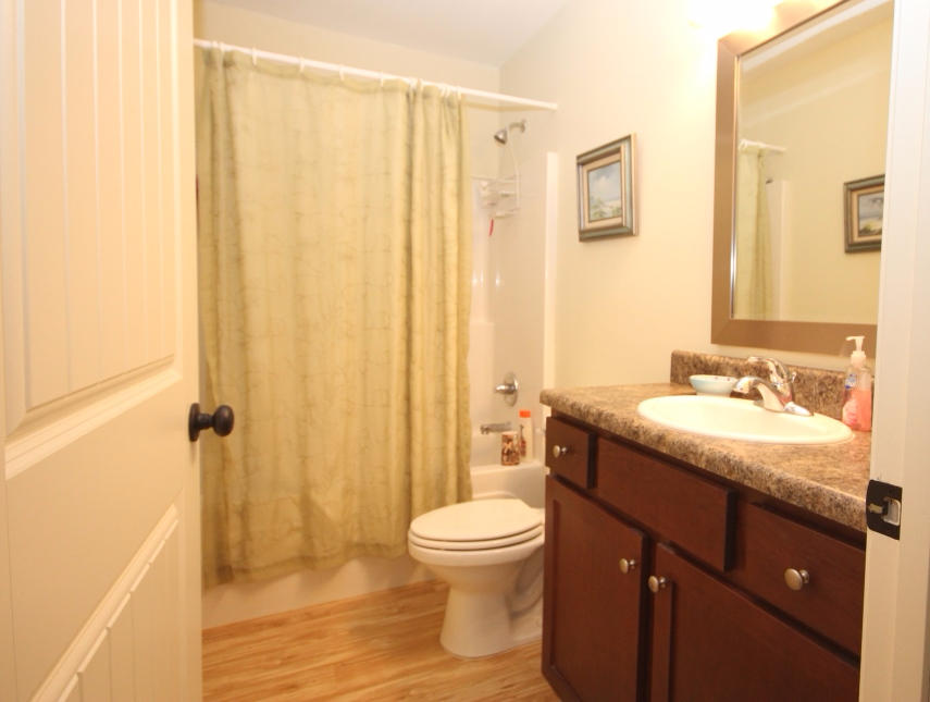 402 Hunters Ridge Road DeFuniak Springs, FL 32433 - Photo 16 of 22 Bath 2