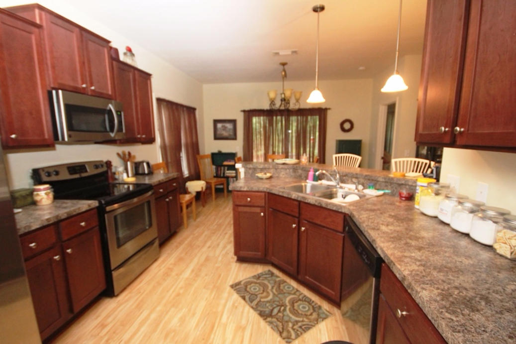 402 Hunters Ridge Road DeFuniak Springs, FL 32433 - Photo 8 of 22 Kitchen 2