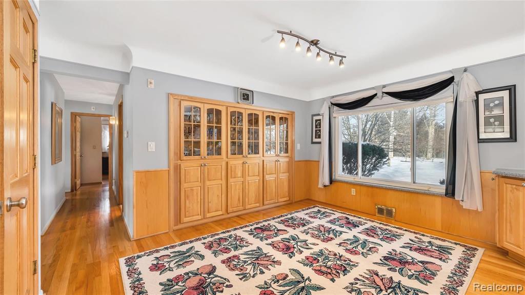 1781 Mackwood Road Rochester Hills, MI 48307 - Photo 12 of 39