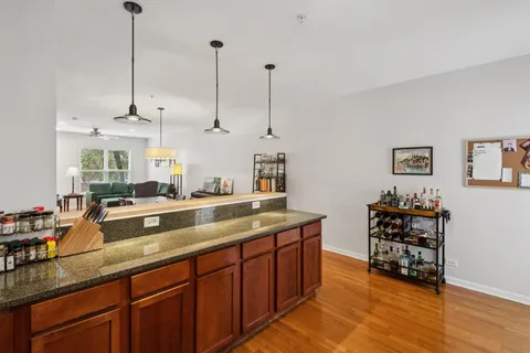 $639,000 | 521 Chicago Avenue, Unit H, Evanston, IL 60202