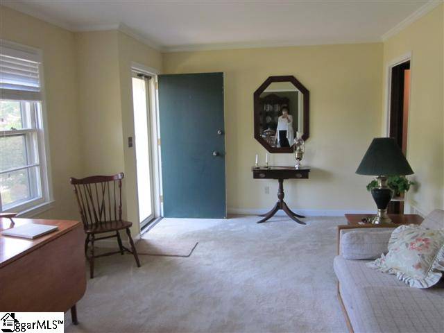 112 Colvin Road Greenville, SC 29615 - Photo 2 of 21 Gallery Image 2