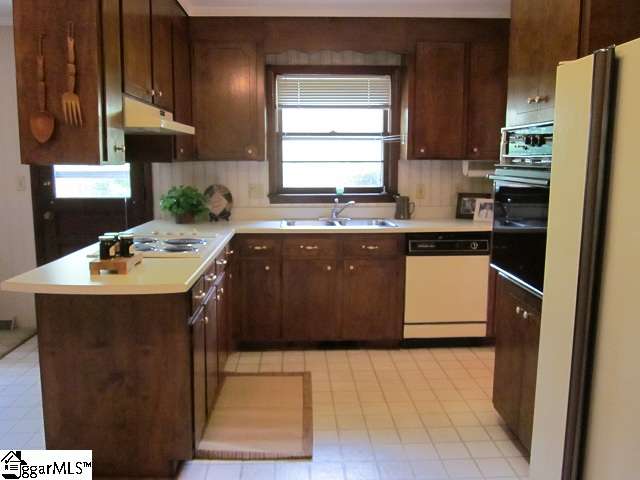 112 Colvin Road Greenville, SC 29615 - Photo 6 of 21 Gallery Image 6
