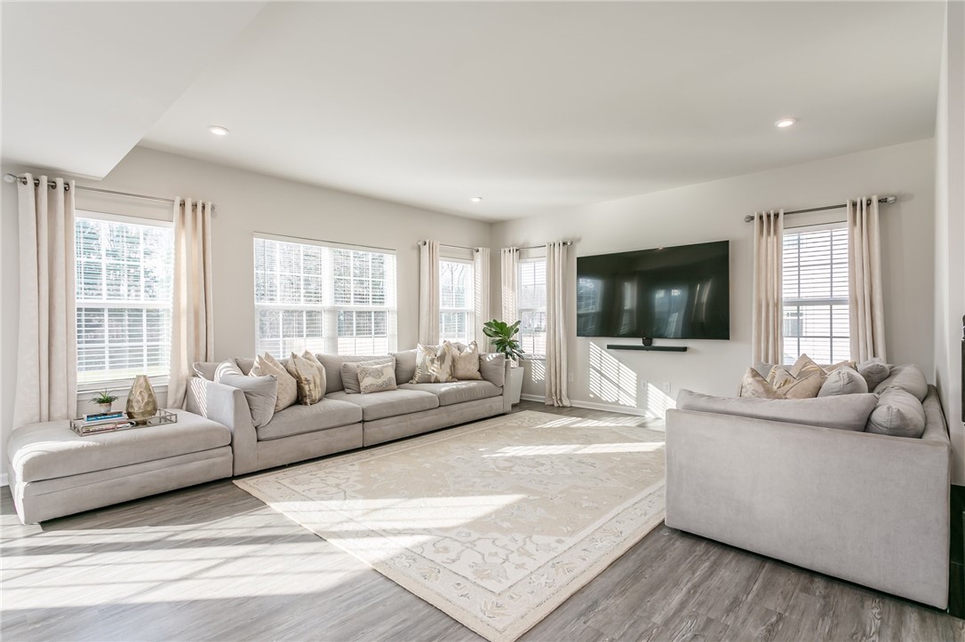 379 Anna Circle Webster, NY 14580 - Photo 20 of 47