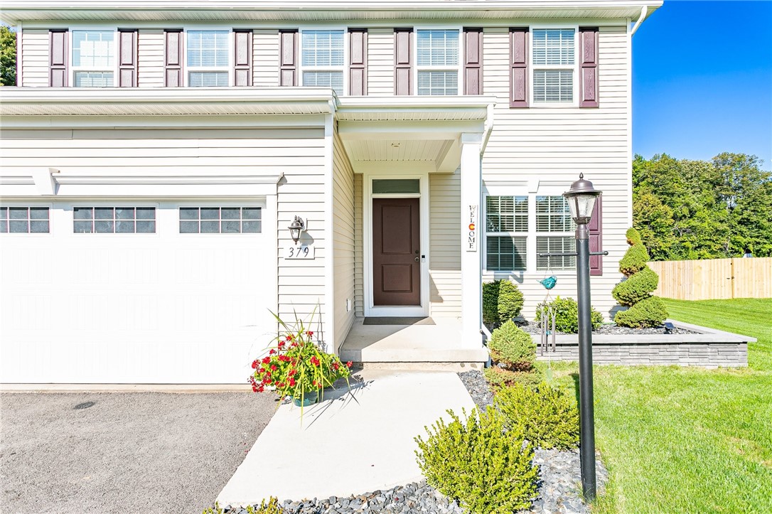 379 Anna Circle Webster, NY 14580 - Photo 3 of 47