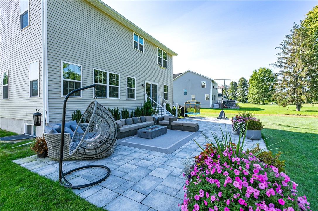 379 Anna Circle Webster, NY 14580 - Photo 5 of 47