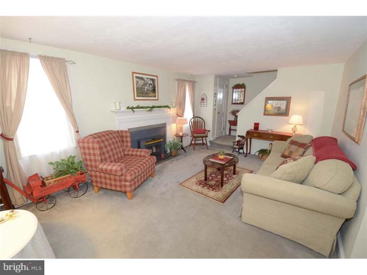 712 Hemlock Road Media, PA 19063 - Photo 2 of 19 Living Room