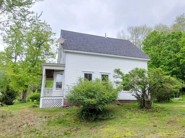 $264,900 | 15 Highland Avenue, Wilton, ME 04294