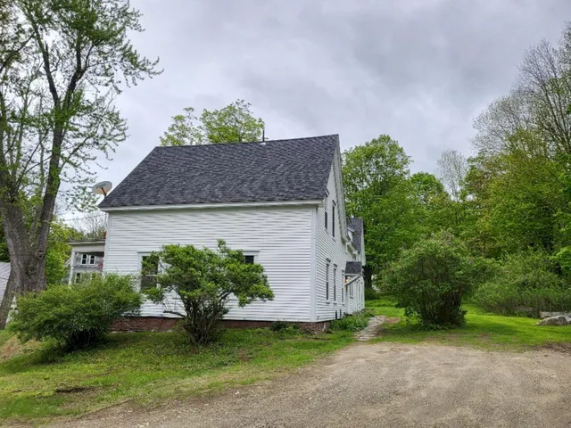$264,900 | 15 Highland Avenue, Wilton, ME 04294