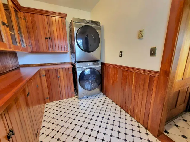 $264,900 | 15 Highland Avenue, Wilton, ME 04294