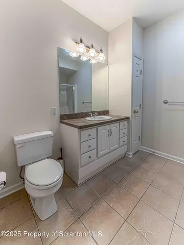 $1,975 | 4013 Pond View Drive, Clarks Summit, PA 18411