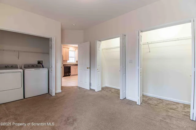 $1,975 | 4013 Pond View Drive, Clarks Summit, PA 18411